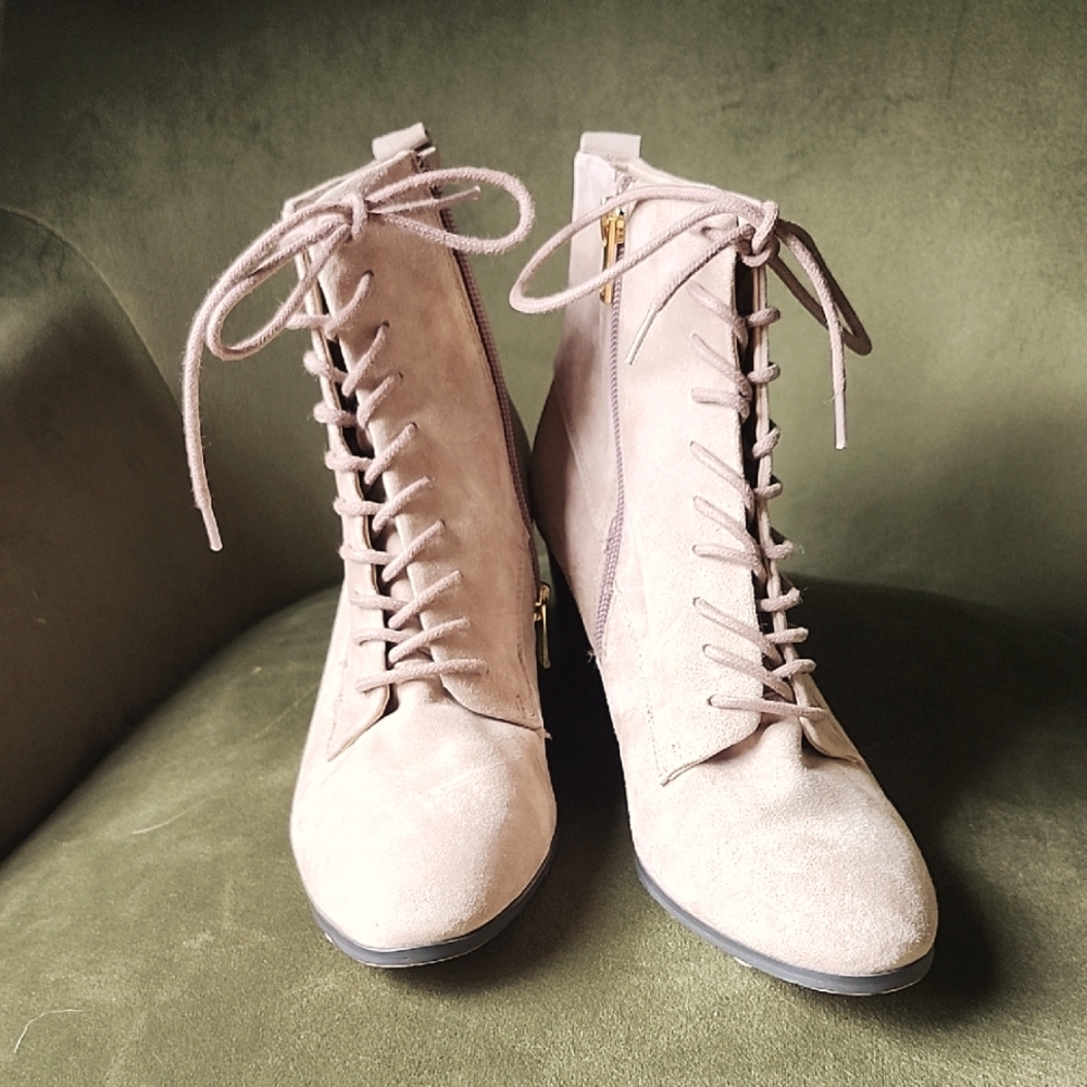 Calvin Klein Woman's Lace Up Booties Brand New Never Worn, Sunset Taupe Size 7